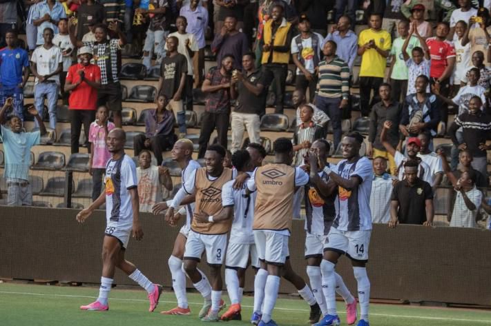 tp_mazembe_joueurs_celebrent_le_but_26_jpeg_711_473_17806318877784560303